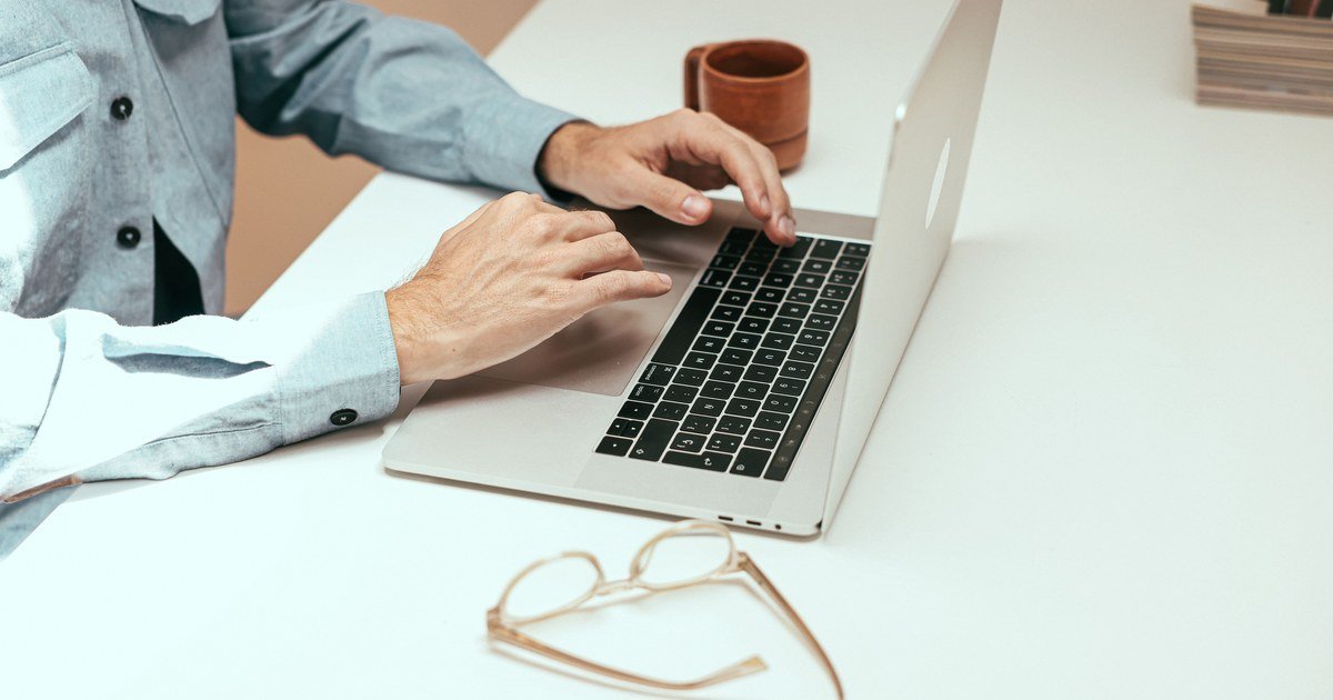 Minh họa giá trị pháp lý của email như chứng cứ hợp đồng năm 2026