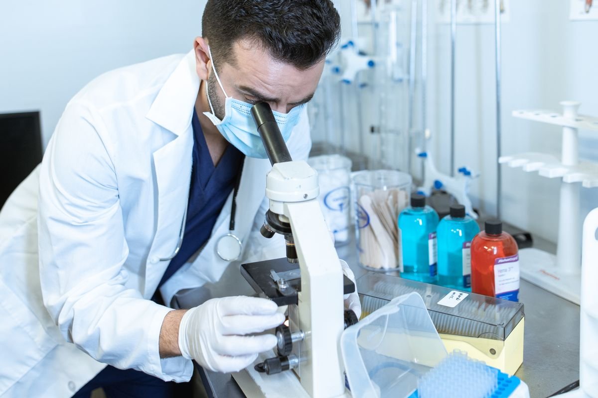 Private medical laboratories: operating license requirements