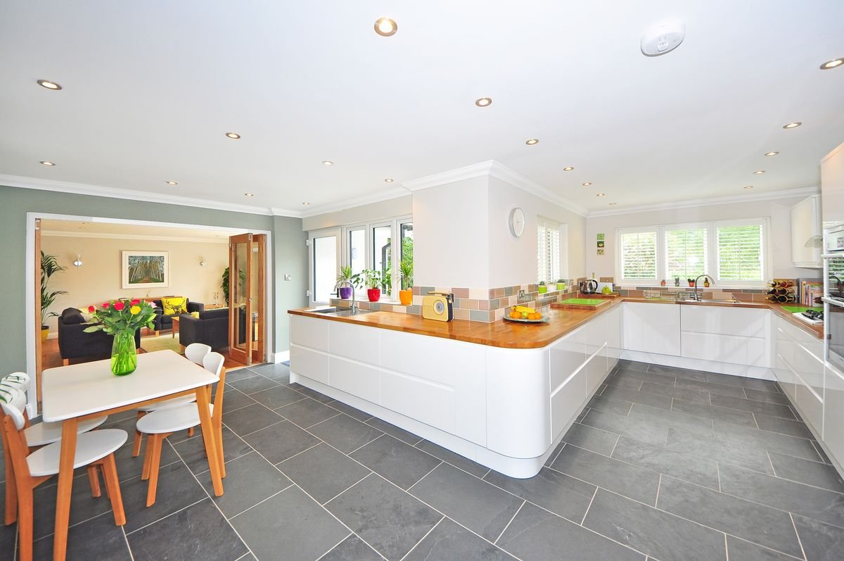 Buying off-plan housing: sale conditions and bank guarantees