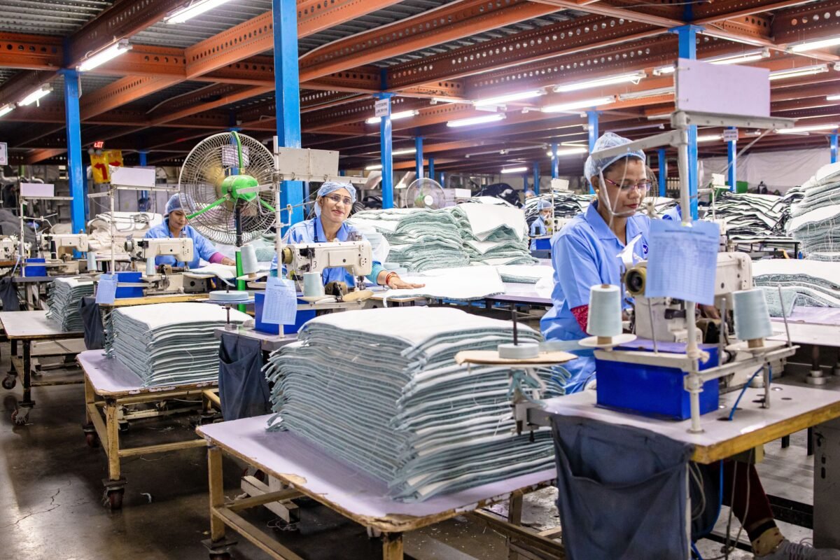 Cạnh tranh tuyển công nhân với nhà máy Trung Quốc, Hàn Quốc: chính sách lương, phúc lợi của FDI