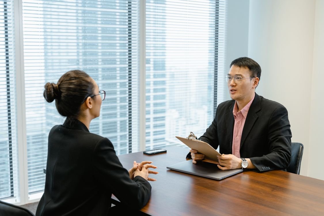 Phỏng vấn, đánh giá hồ sơ lao động nước ngoài tại văn phòng