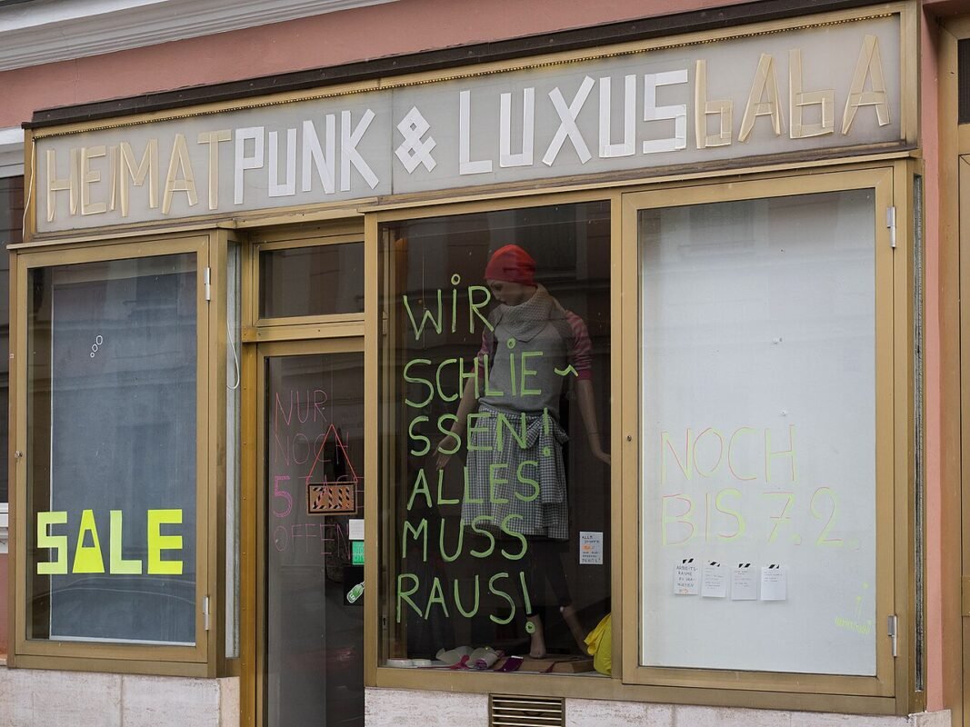 Fashion shop mannequin displaying clothing — illustrating Nice classification of goods for the fashion and textile industry