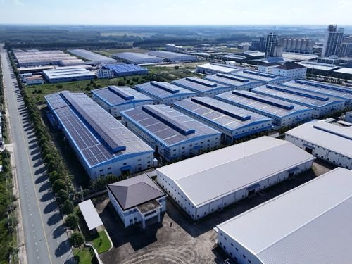 Cụm nhà xưởng khu công nghiệp Bình Dương nhìn từ trên cao