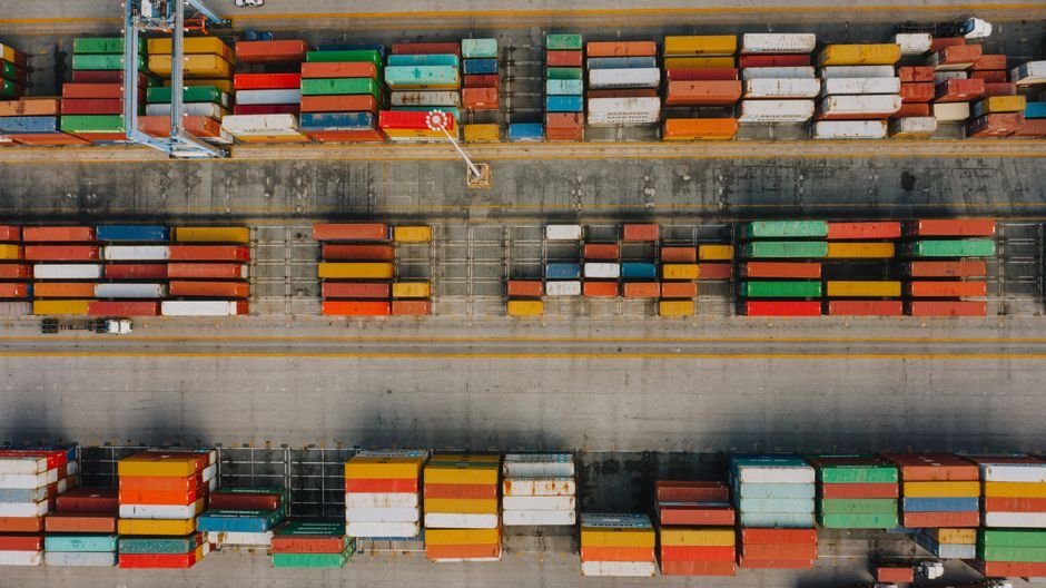 Cảng container — nhập khẩu máy móc thiết bị cho dự án FDI