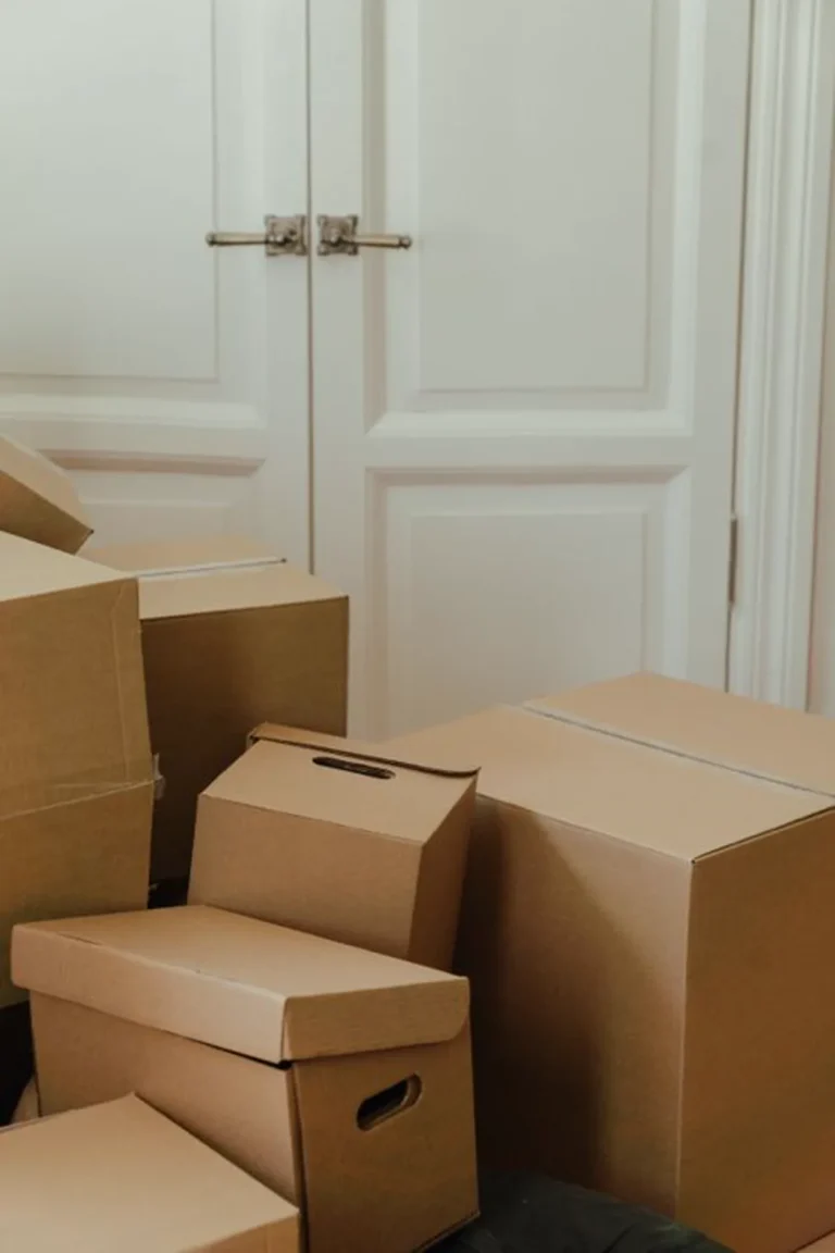 Thùng carton chuẩn bị chuyển đi
