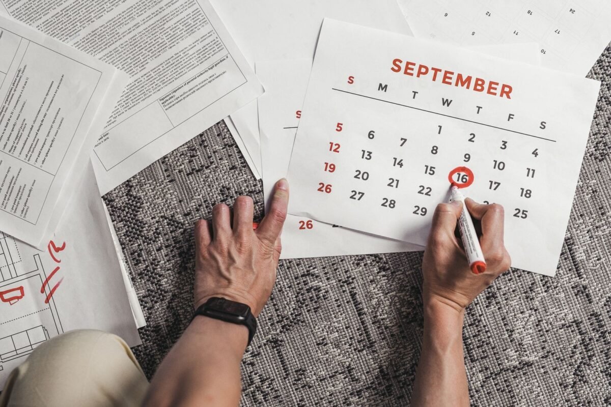 Expiry date circled in red on a September calendar — expired e-visa