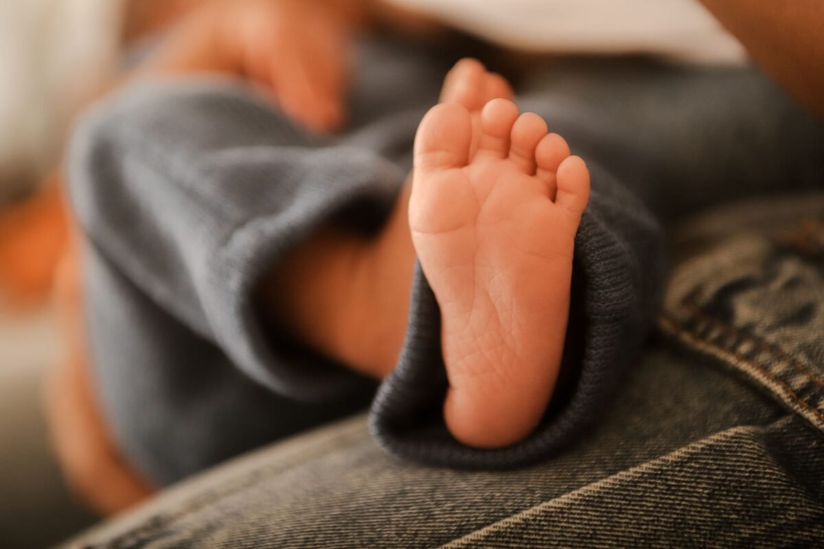 60-day birth registration deadline for newborns — newborn baby feet