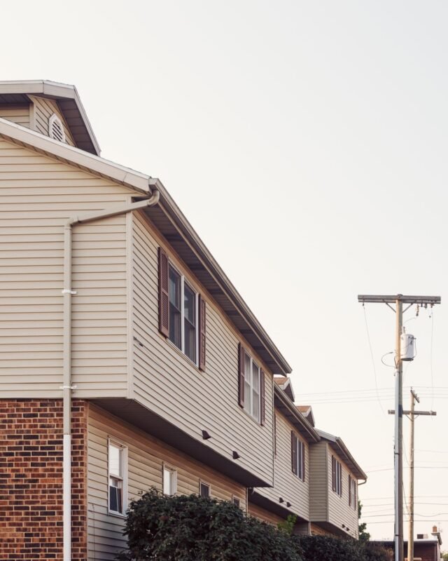 购买保障性住房 — 住宅楼外观