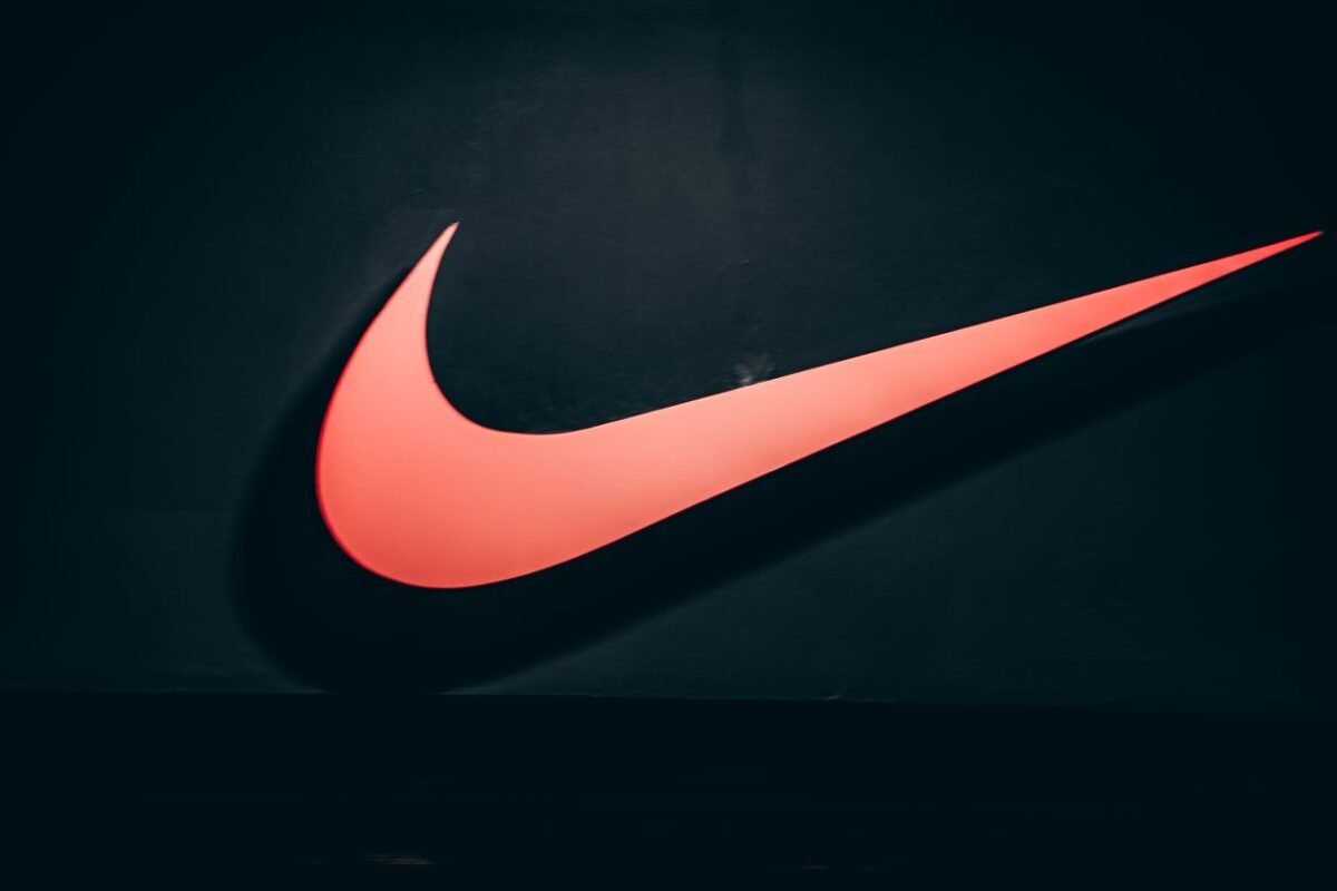 Collective Marks, Certification Marks and Ordinary Trademarks in Vietnam: Key Differences | FLAT LAW FIRM 1 Close-up of a famous brand logo — illustrating collective and certification marks