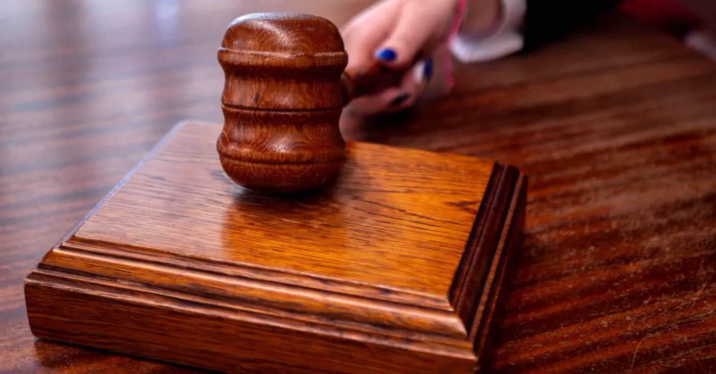 Judge's gavel - summary bankruptcy procedure under Vietnam 2025 Law on Recovery and Bankruptcy: conditions and steps