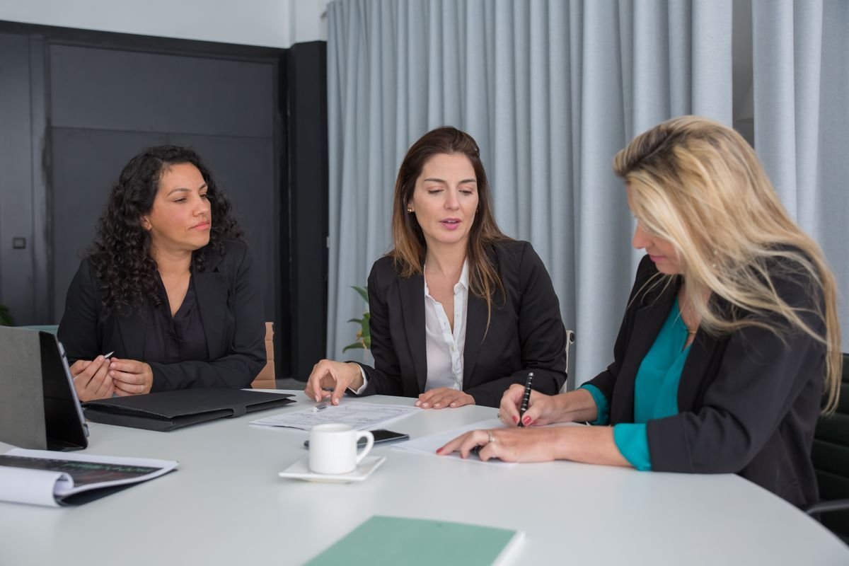 Expert team meeting on investment options
