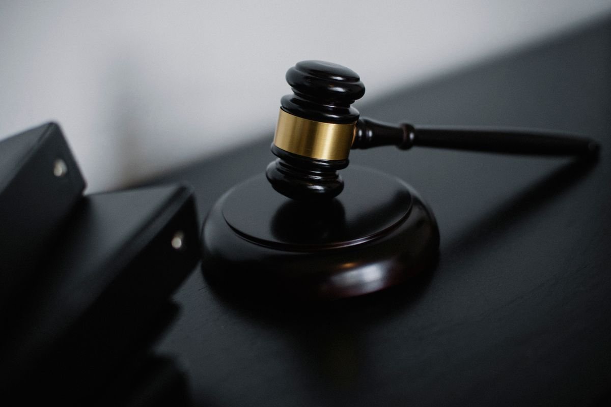 Accepting Bribes: Are SOE Officers Prosecuted in Vietnam? 2 Wooden judge gavel