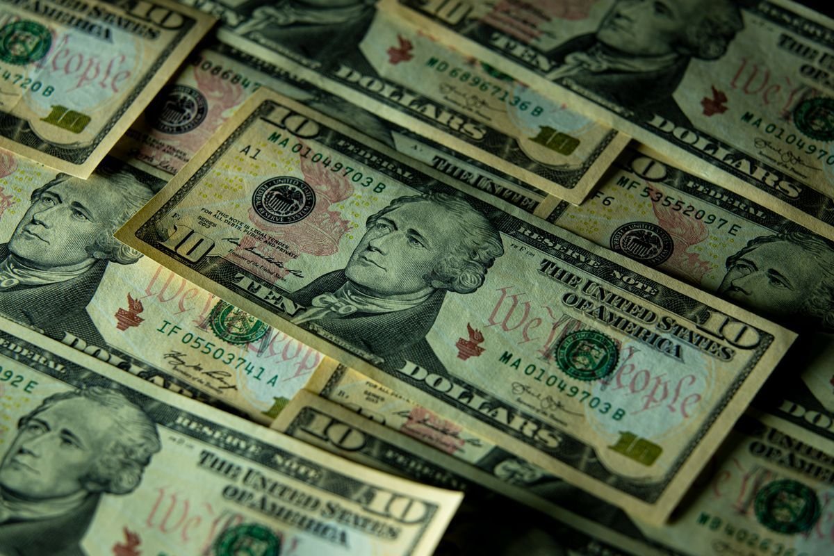 How Is Money Laundering of Embezzlement and Bribery Proceeds Punished? 2 Money flow and financial transactions