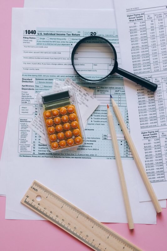 Hồ sơ thuế và tài liệu pháp lý về vi phạm thuế