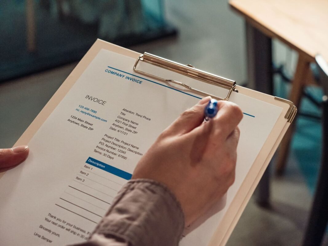 Invoices, receipts and accounting vouchers