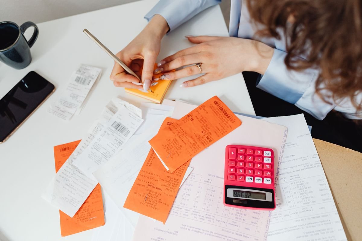 Accounting documents under audit and reconciliation