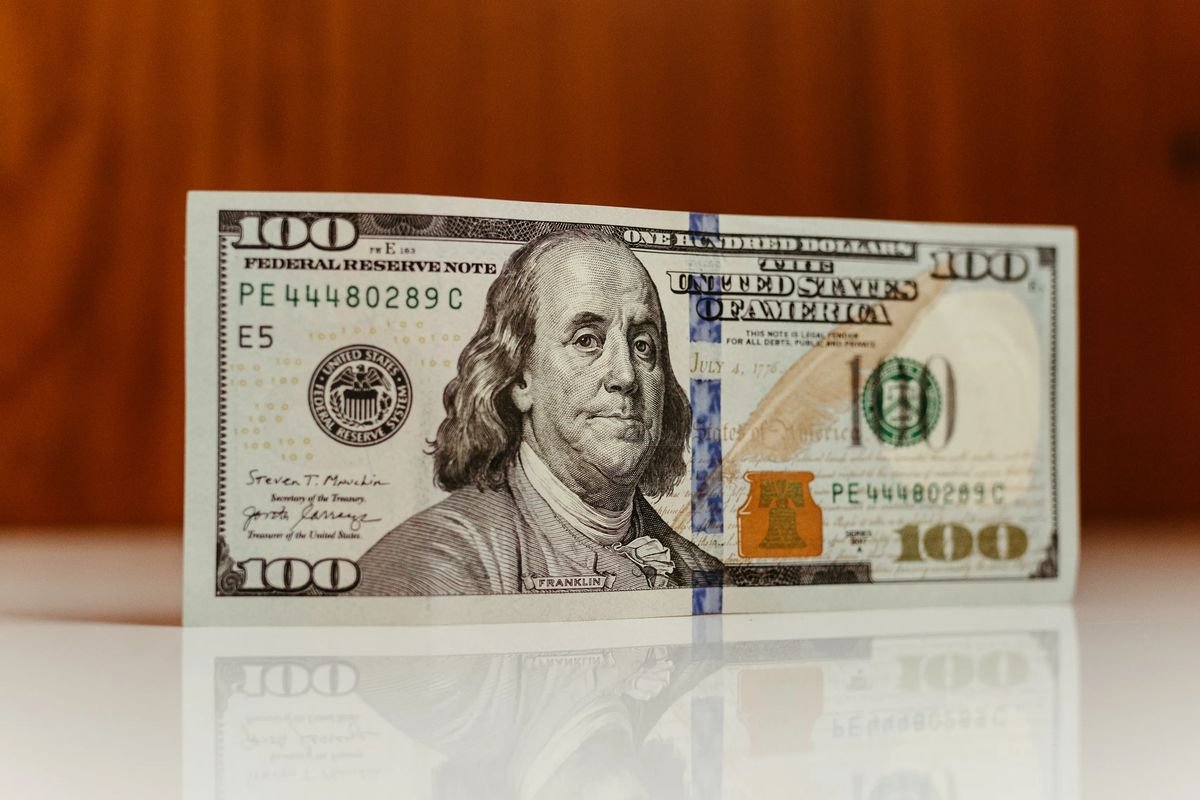 Money laundering under Article 324: which acts constitute the crime? 2 Cash and financial transactions, anti-money laundering