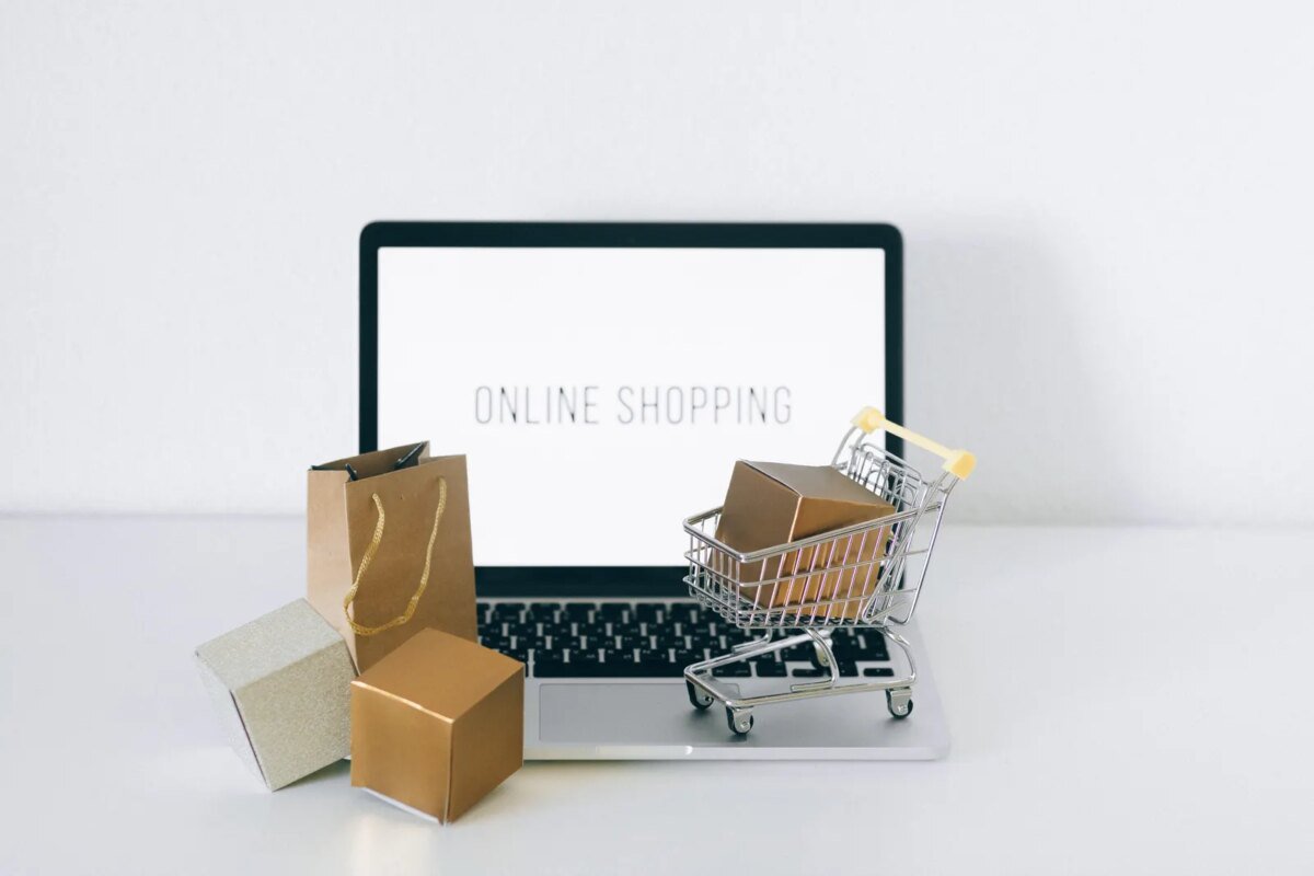 Phát hiện hàng xâm phạm bán trên sàn thương mại điện tử: thủ tục yêu cầu gỡ bỏ