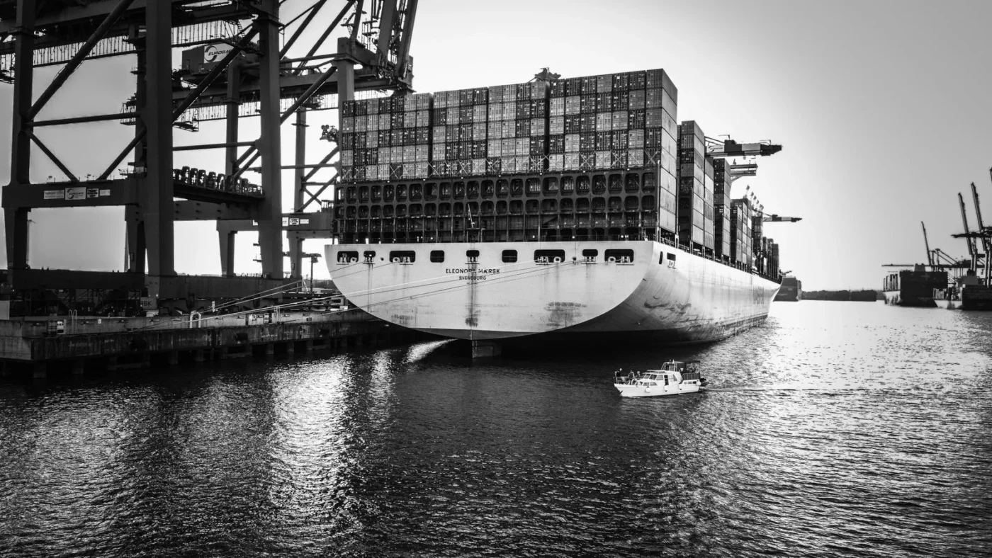 Container ship carrying exports — illustrating the Form E C/O (ACFTA) application procedure