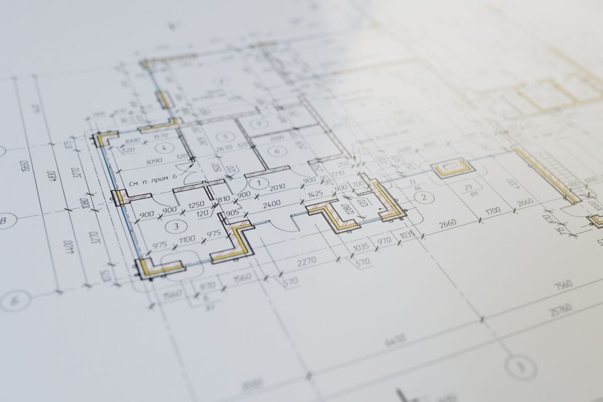 Splitting an investment project: architectural plans and conditions