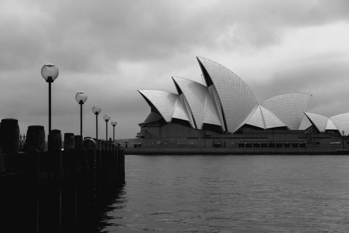 Nhà hát Opera Sydney — minh họa hiệp định thuế Việt Nam – Úc, chứng nhận cư trú thuế