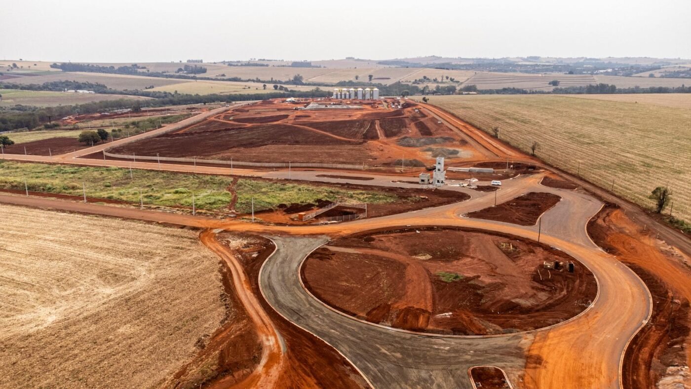 Aerial view of construction work in Londrina, Brazil, showcasing vast land development