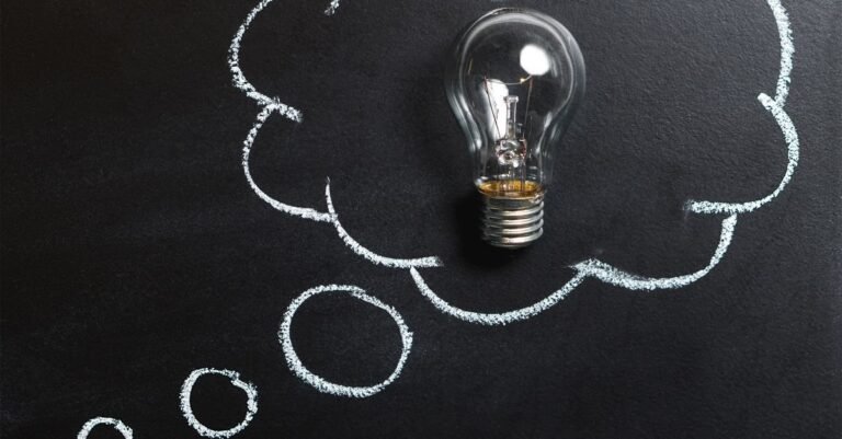 Light bulb on a chalkboard symbolizing ideas — Photo: Pexels (royalty-free)