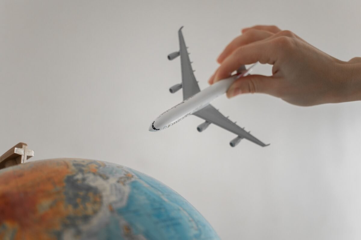 利润汇回中国：经控股架构的路径与外管局收紧风险