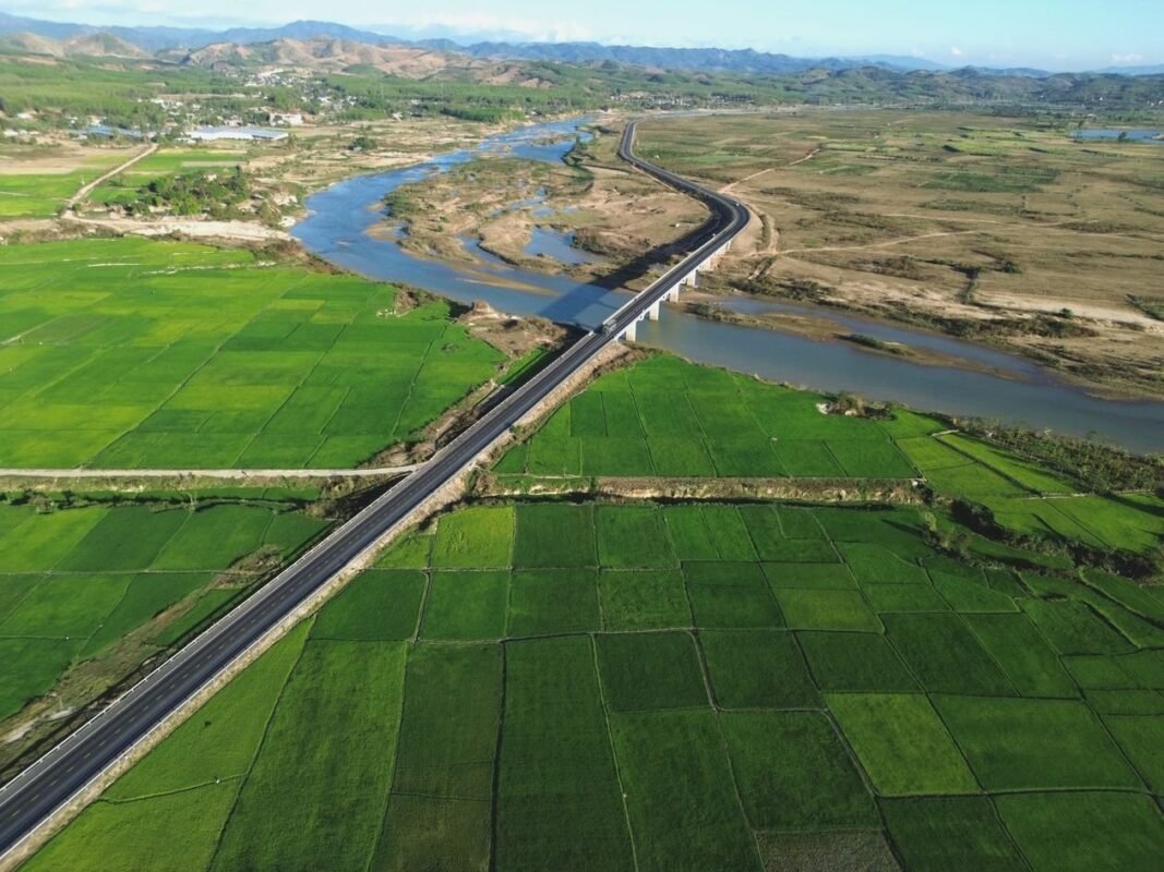 Sông nước vùng ngập lụt nhìn từ trên cao