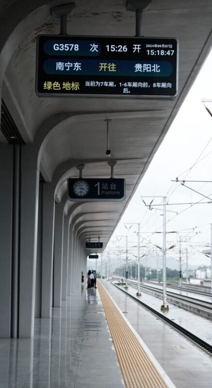 Move Now or Wait? Timing the Shift From China to Vietnam 1 Move Now or Wait? Timing the Shift From China to Vietnam