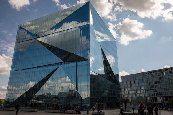 柏林现代科技办公楼——德国科技并购配图