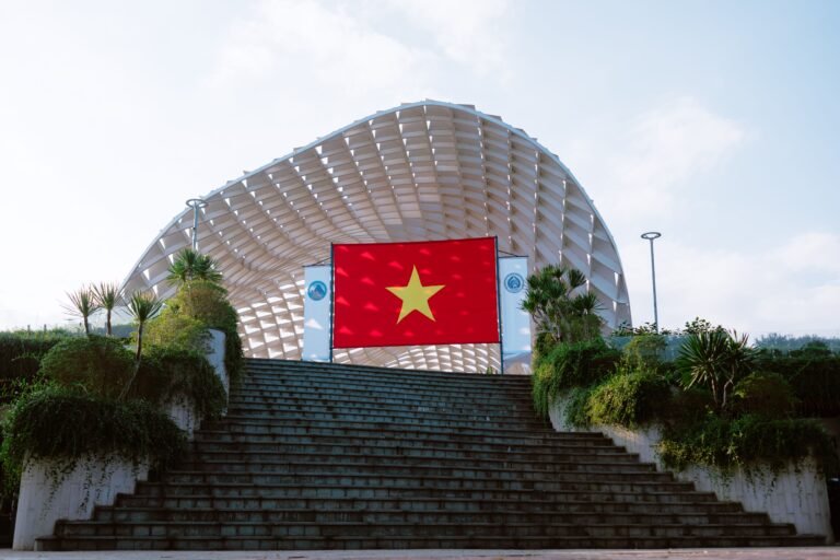Song song thu hẹp Trung Quốc và tăng trưởng Việt Nam: playbook tổng thể cho NĐT
