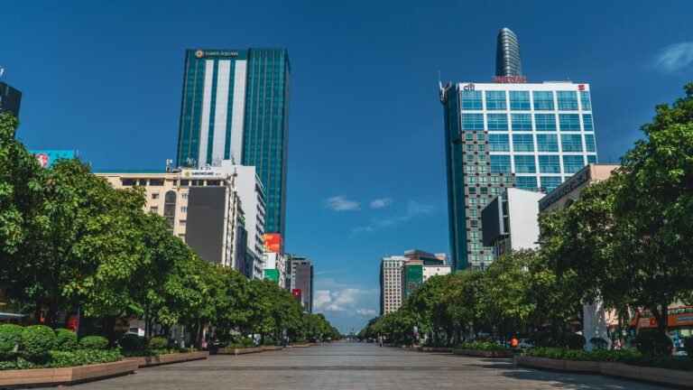 Thuế thu nhập doanh nghiệp ở Trung Quốc vs Việt Nam: khung thuế và gánh nặng thực tế