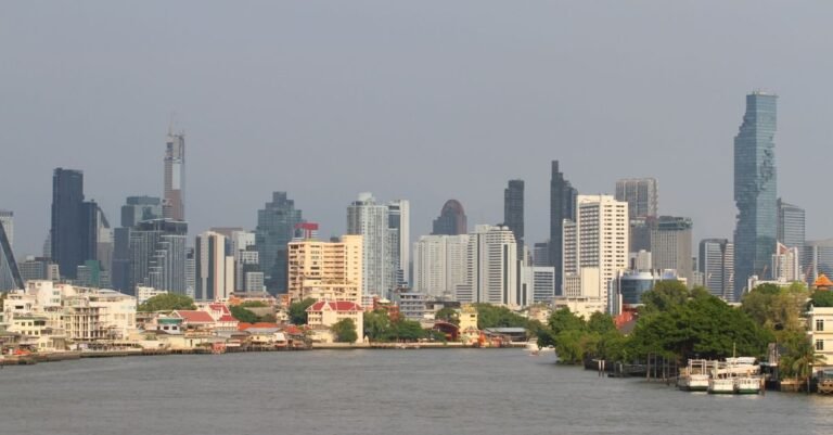 Bangkok — minh họa bài so sánh trần đóng BHXH Việt Nam và Thái Lan